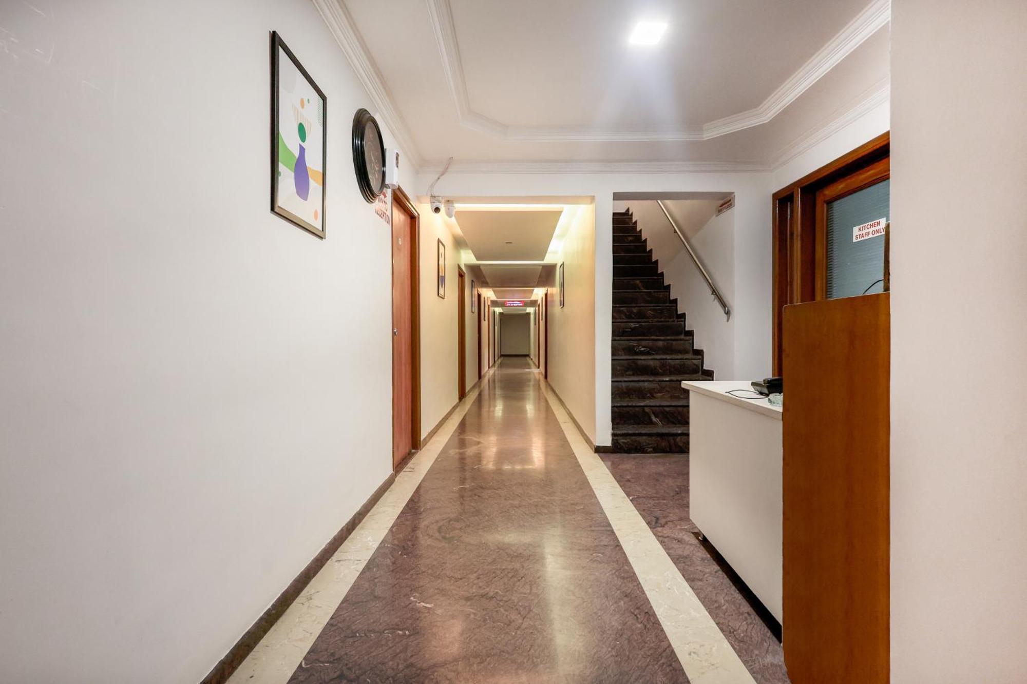 Treebo Rvg Hotell Vadodara Eksteriør bilde