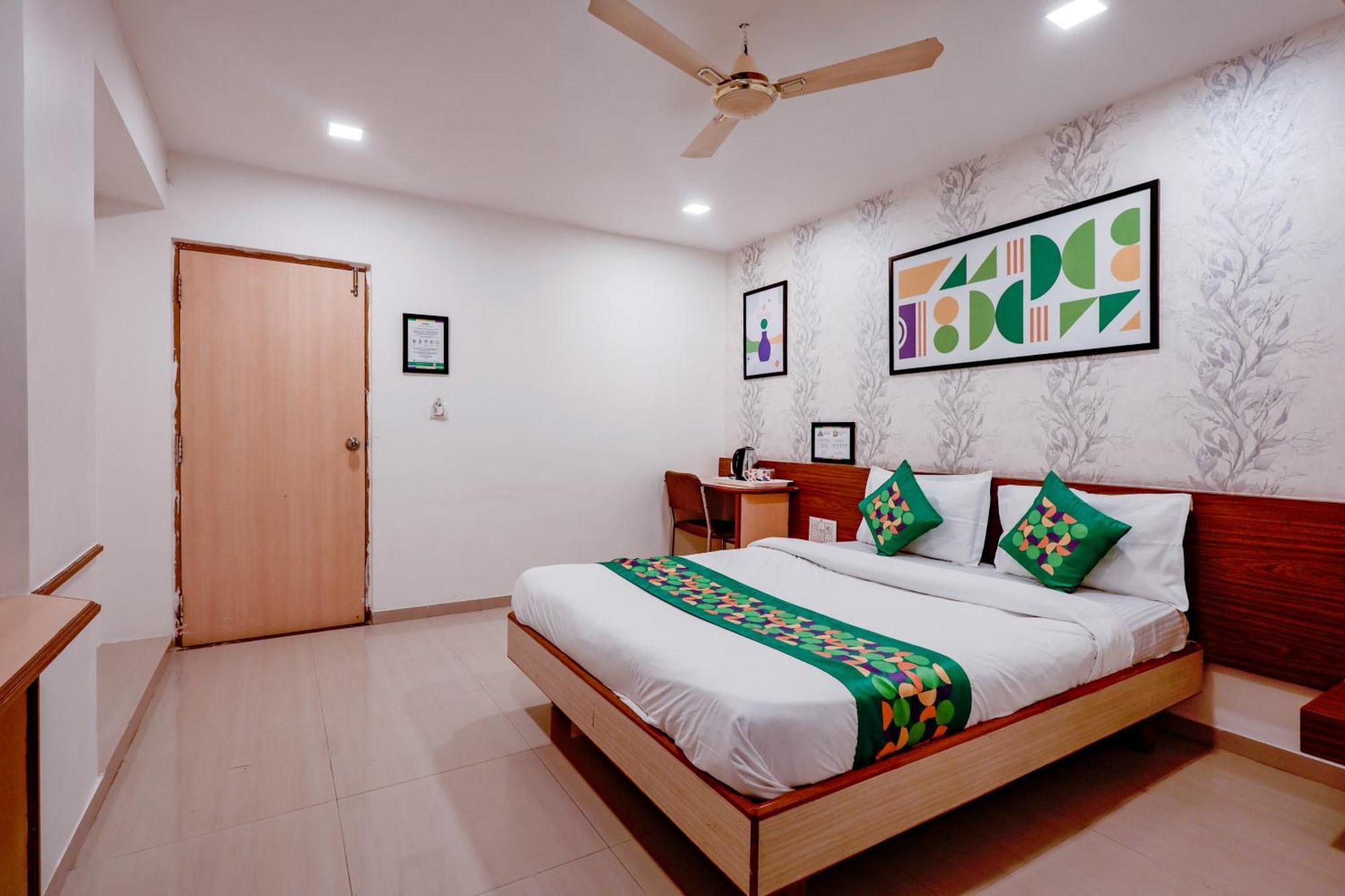 Treebo Rvg Hotell Vadodara Eksteriør bilde
